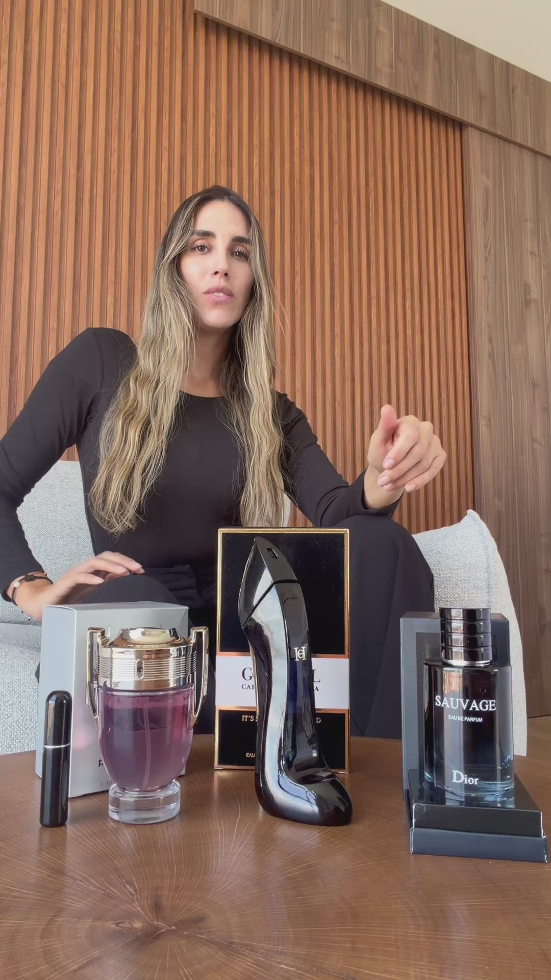 🔥 Arma tu combo de 3 perfumes + perfumero GRATIS🔥 💎 Perfumes de diseñador por menos de lo que cuesta uno solo 🎁 Incluye perfumero GRATIS ⏳ Oferta válida solo hoy